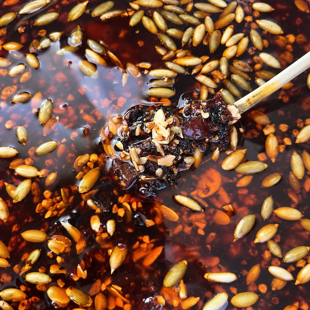 Salsa Macha de Dátil con Habanero